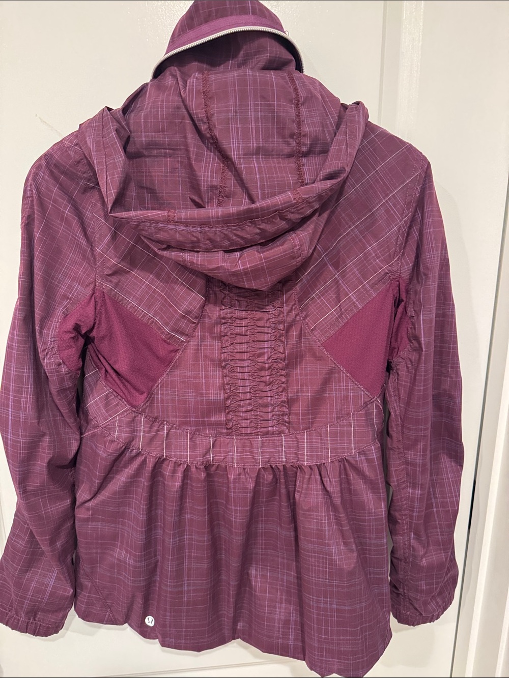 lululemon athletica Women's Plum Hooded run hustle jacket - Picture 2 of 4